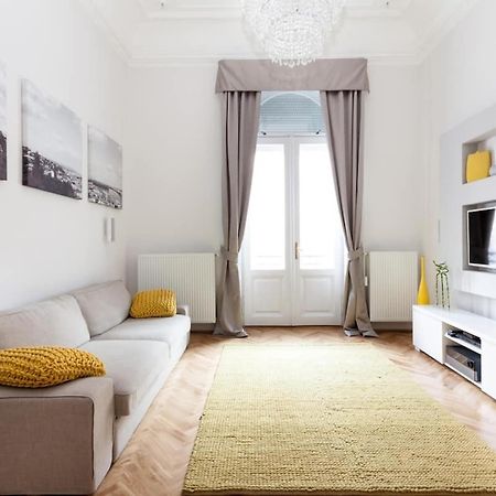 Bpr Sophisticated Astoria Suite With Balcony ブダペスト エクステリア 写真