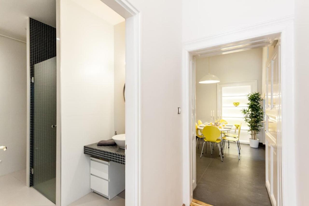 Bpr Sophisticated Astoria Suite With Balcony ブダペスト エクステリア 写真